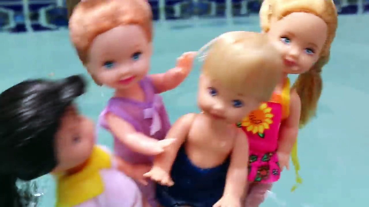 Frozen MERMAID Swim ✯ Mike The Super Merman becomes Mermaid with Frozen Kids and Ariel DisneyCarToys