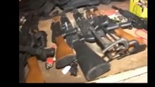 Vidéo : Regardez l’impressionnant arsenal militaire de Yahya Jammeh