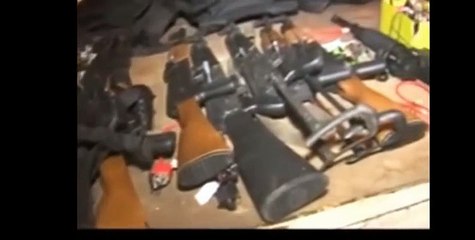 Vidéo : Regardez l’impressionnant arsenal militaire de Yahya Jammeh