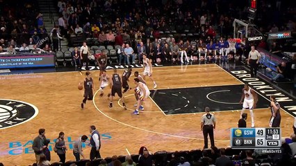 Kevin Durant Posterizes Brook Lopez