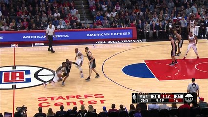 Jamal Crawford casse les chevilles de Jonathon Simmons