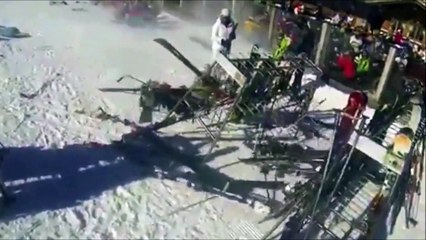 Ce skieur arrive un peu trop vite à la station ! Enorme chute en mode Les Bronzés