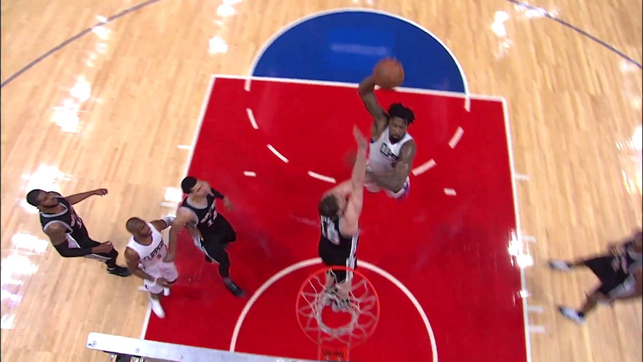 DeAndre Jordan posterise Pau Gasol