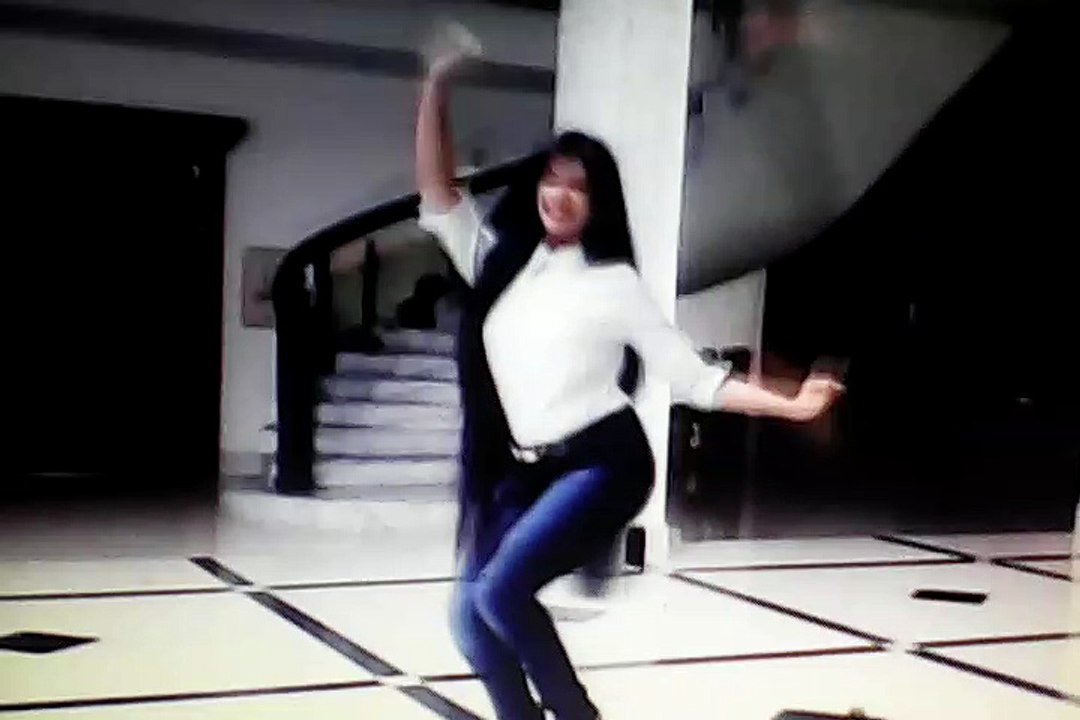 hot college girl dance mobile video scine