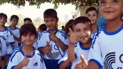 Lebanon: Football camp for refugees | DW News