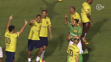 Download Video: Inspirado, Neymar vence time de Robinho em amistoso recheado de gols e craques