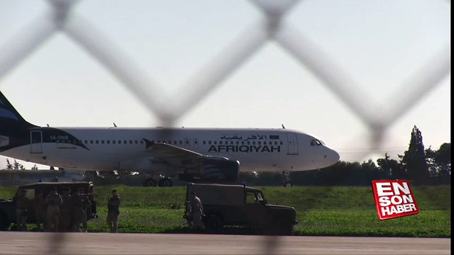 Libya'ya ait yolcu uçağı kaçırıldı | En Son Haber