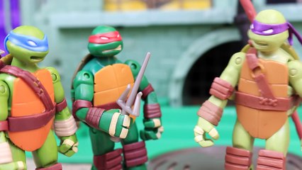 Teenage Mutant Ninja Turtle Battle Stealth Mikey with Recon Donnie Fight Beebop Rocksteady and Slash