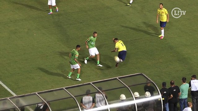 Dribles para todos os gostos! Craques mostram habilidade no Pacaembu