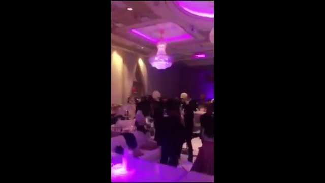 Un mariage tourne en bagarre générale quand un ex-petit ami distribue des photos très osées