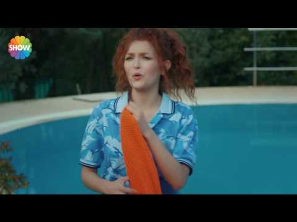 Aşk Laftan Anlamaz 12.Bölüm | Aslı ve Derya'nın ilk karşılaşması