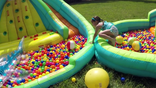 THE BIGGEST GIANT INFLATABLE WATER SLIDE LITTLETIKES WATERPARK Huge Egg Surprise Bubbles Family Fun