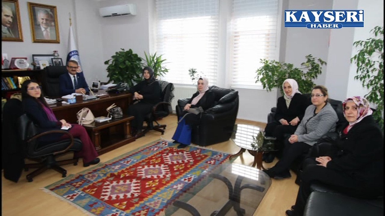 BÜYÜKŞEHİRİN KADIN MECLİS ÜYELERİ BAŞKAN EKİCİYİ MAKAMINDA ZİYARET ETTİLER