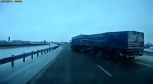 Ce chauffeur de camion est un sacré pilote (ou chanceux)