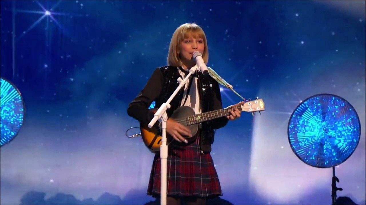 Grace VanderWaal IS BACK! 'Frosty The Snowman' _ America's Got Talent Holiday Show