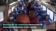 Otobüste bulunan bütün yolcuları gasp ettiler