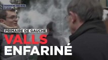 À Strasbourg, Manuel Valls se reçoit un sac de farine à la figure