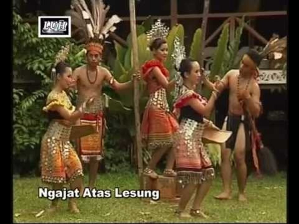 Ngajat Atas Lesung - Victoria, Prishiela, Sonia & Anathasha