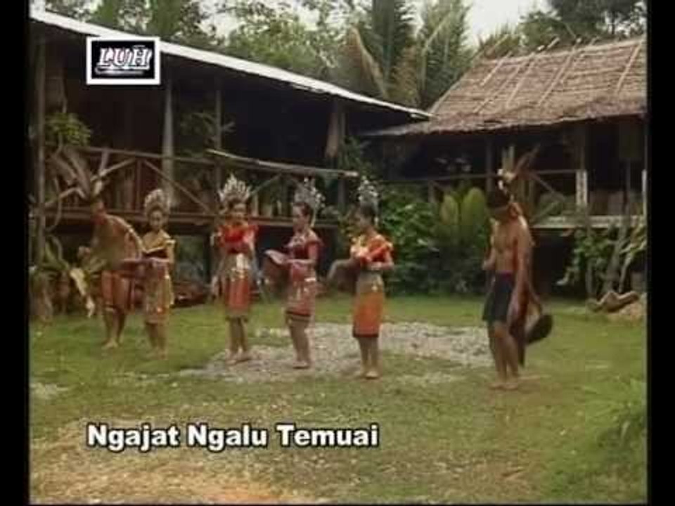 Ngajat Ngalu Temuai - Victoria, Prishiela, Sonia & Anathasha