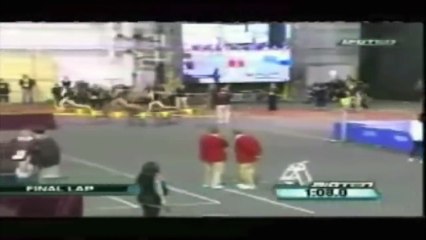 Atletičarka Pala Na Trci, Ostale Je Pregazile, A Kada Je Ustala Šokirala Je Stadion!