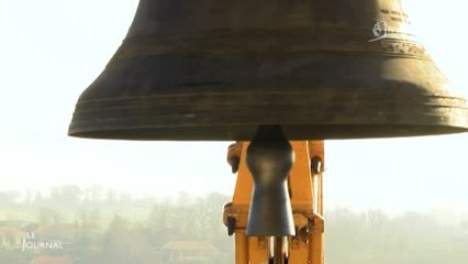 Basilique : Installation d'une nouvelle cloche (Vendée)