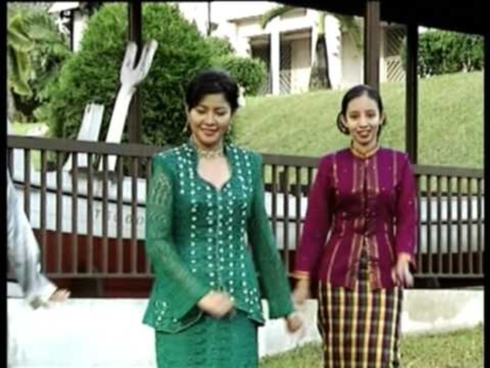 Syura & M.Daud Kilau - Mak Inang Kampung (Official Music Video)