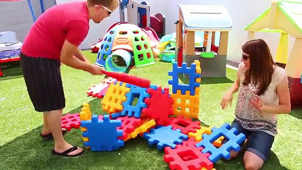 Giant Waffle Blocks Surprise Toys Huge Little Tikes Play House & Tunnel + Tower by DisneyCarToys