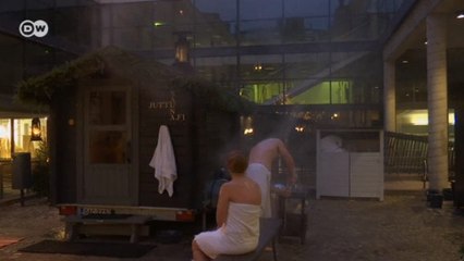 Finlandeses curtem sauna de Natal