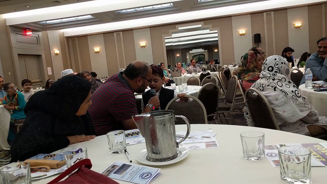 Junaid jamshed and waseem badami's polite Behavior with kid _ EXCELLENT PERSON