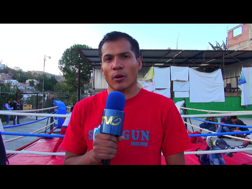 Exibición De Combates En El Queso