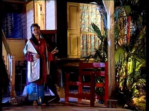 Syura - Persoalan Yang Kau Tinggalkan (Official Music Video)