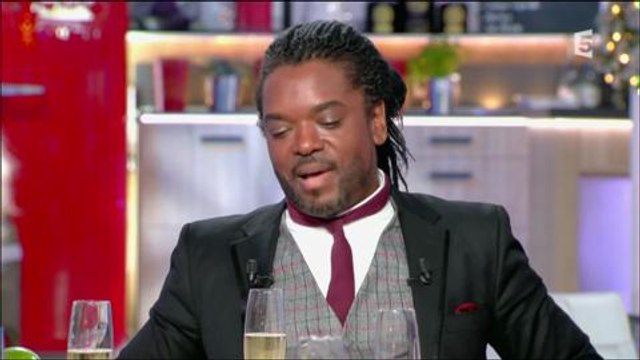 C à Vous : Anthony Kavanagh raconte une anecdote très drôle sur René Angélil (Vidéo)