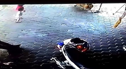 Superhero Dad Saves His Children with Lightning Fast Response