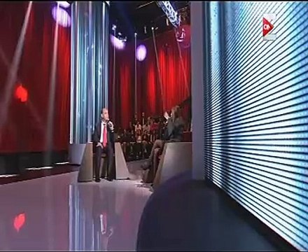 عمرو أديب يفاجئ إليسا بتورتة عيد ميلادها فى أولى حلقات كل يوم جمعة