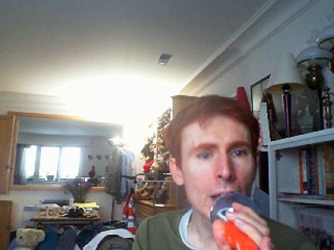 Wiwi égratigne tu dors tout l'temps de Clarika