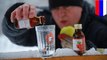 Penganti alkohol murah membunuh 49 peminum Rusia - Tomonews