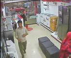 Woman Thief - Video caught on CCTV Camera
