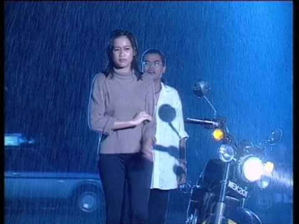 Budak Kacamata - Memendam Rasa (Official Music Video)