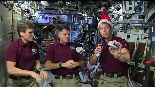 A consoada dos astronautas da Estação Espacial Internacional