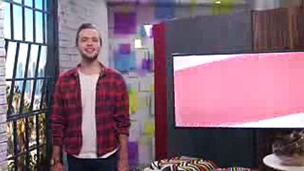 Sia Accidentally EXPOSES Face During Concert