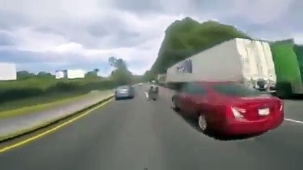 Sa copine tire le frein