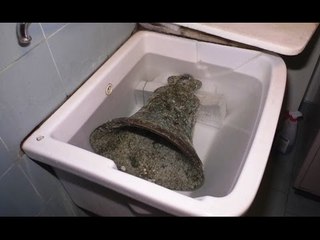 Napoli - I reperti recuperati dal fondale del porto in mostra al Museo Archeologico (23.12.16)