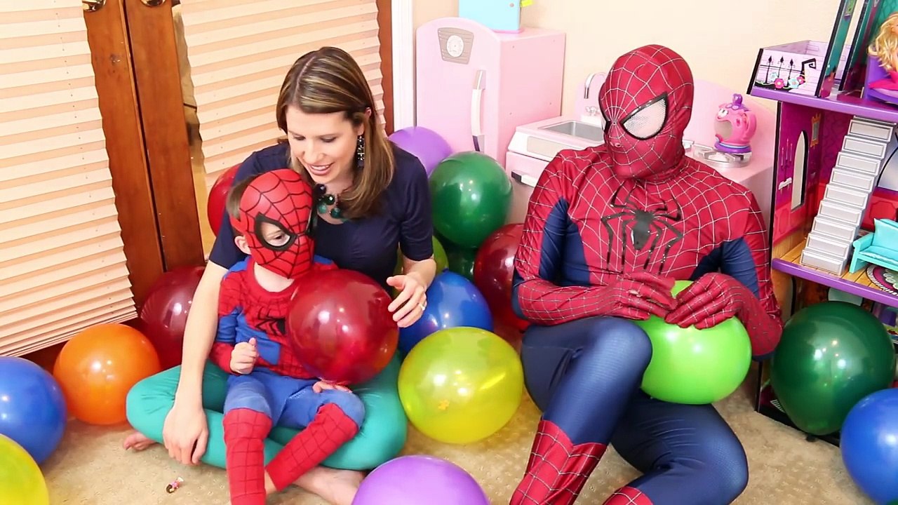 SURPRISE TOYS GIANT BALLOON DROP POP CHALLENGE ✪ Huge Surprise Toys Video Frozen DisneyCarToys