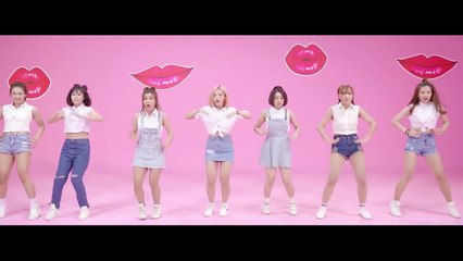 Phát sốt với cách dưỡng môi bằng vũ điệu có một không hai