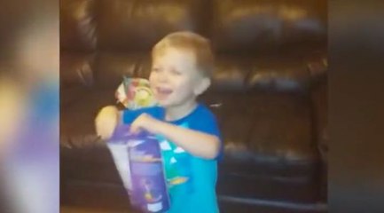 Vous ne devinerez jamais la seule chose que veux ce petit garçon pour Noël !