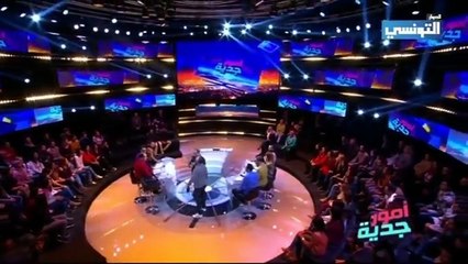 راس القمرة الصّادق حلواس يحجّم شعروا في البلاتو بعد أن خسر الرهان