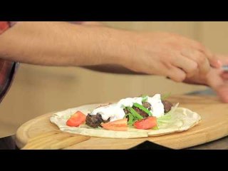 سندوتش كفتة مشوية - عصير قمر الدين بالصنوبر  #ساندويتش_وحاجة_ساقعة #شريف_الحطيبى #cbcsofra