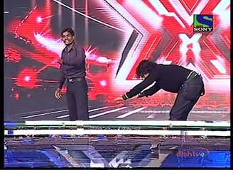 What This Stupid Man Did With Sonu Nigam On Show