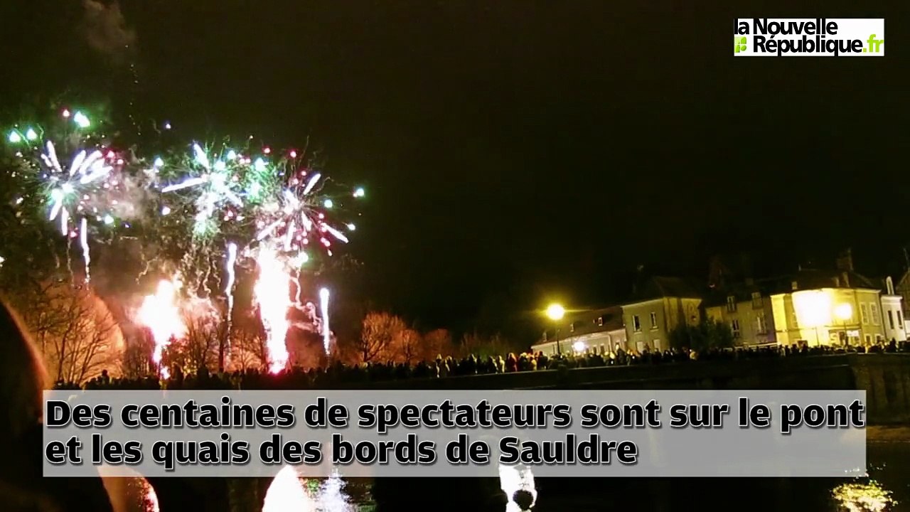 VIDEO (41). A Romorantin, un feu d'artifice pour Noël
