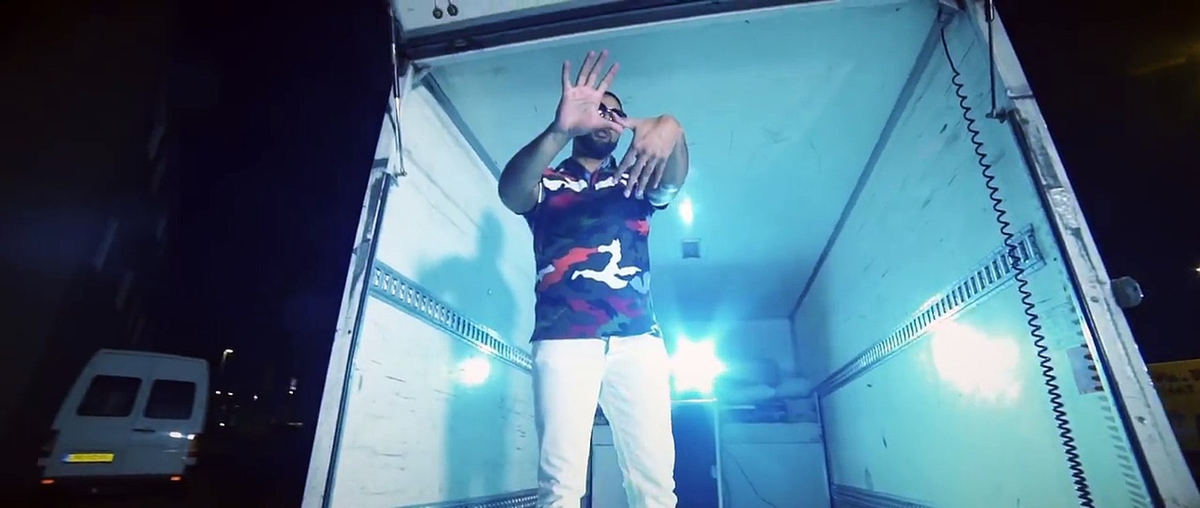 Mula B x LouiVos x 3robi - Domme Jongens